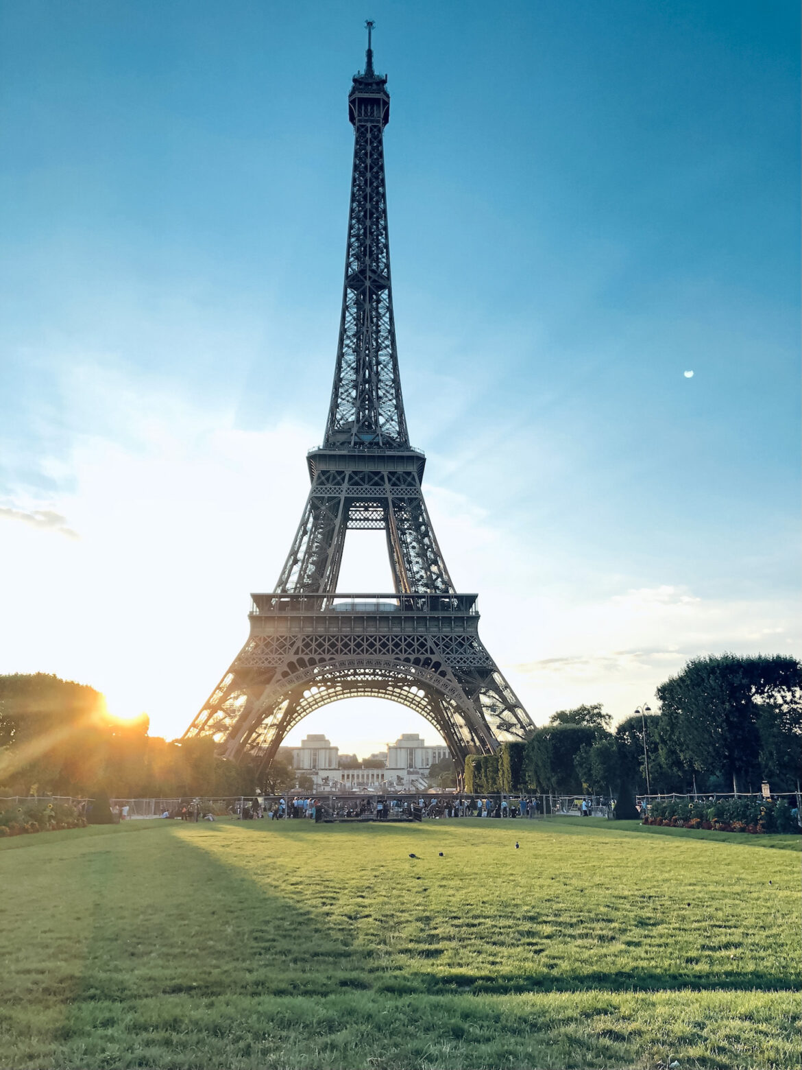 France: The Complete Travel Guide to Paris